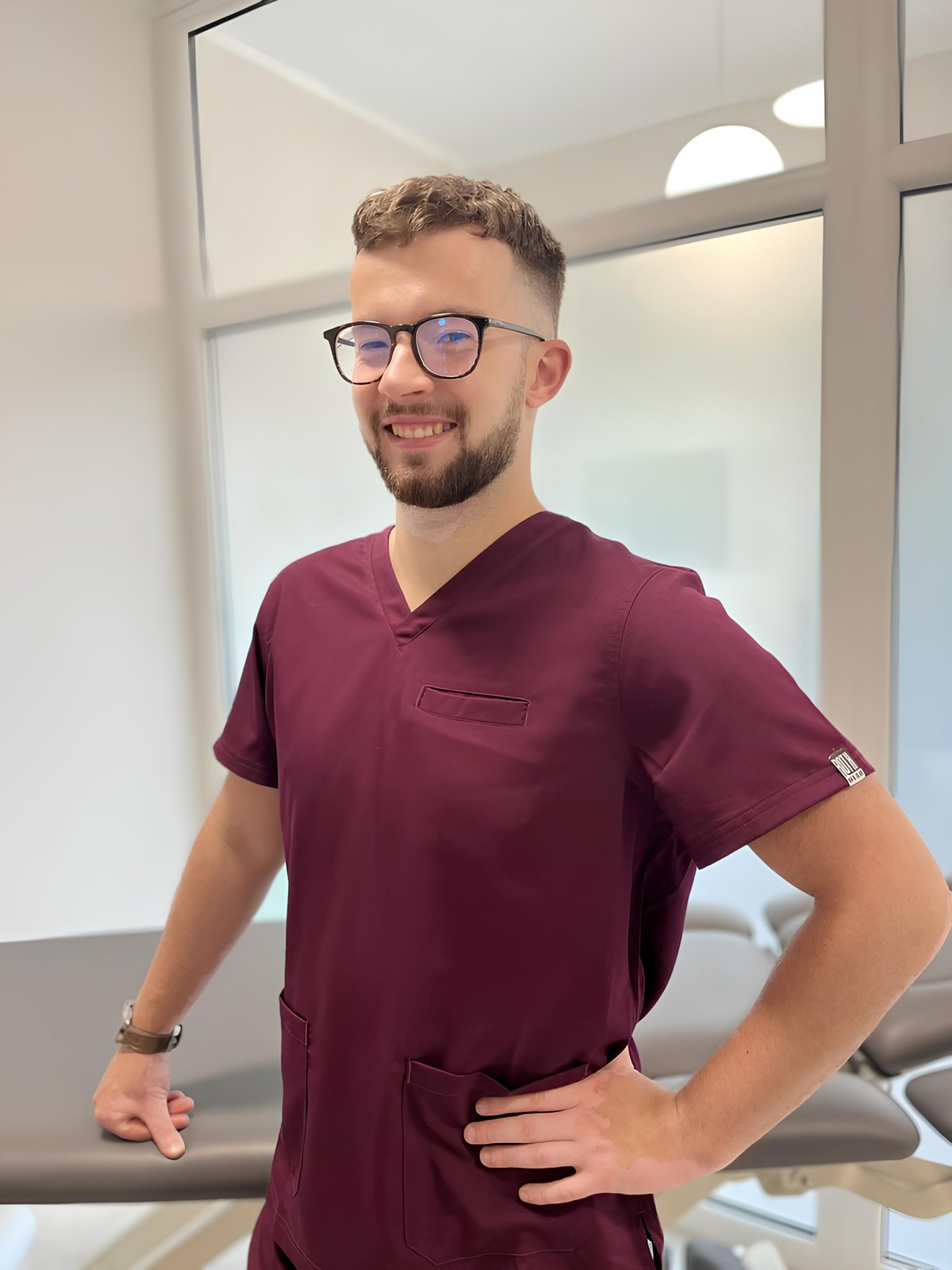 Hubert Kania — fizjoterapeuta w gabinecie fizjoterapii w Toruniu